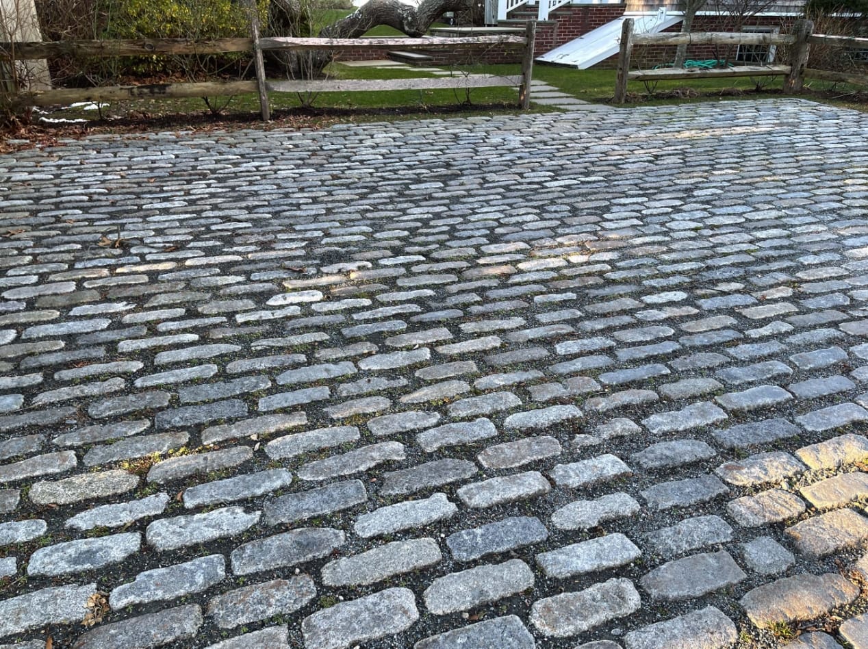 Reclaimed New England Granite Jumbo Cobblestones M245