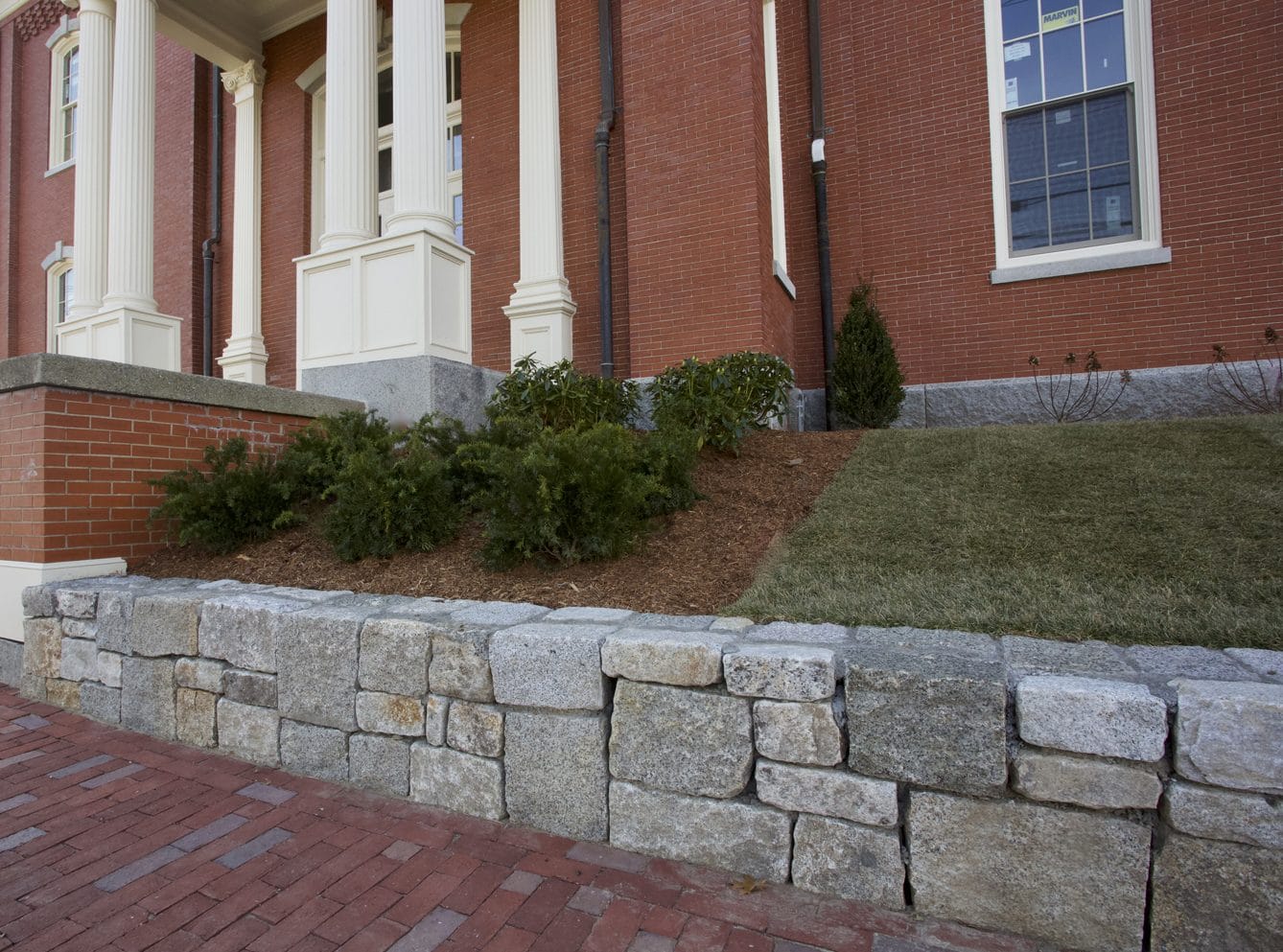 Split granite mix wallstone, stone wall