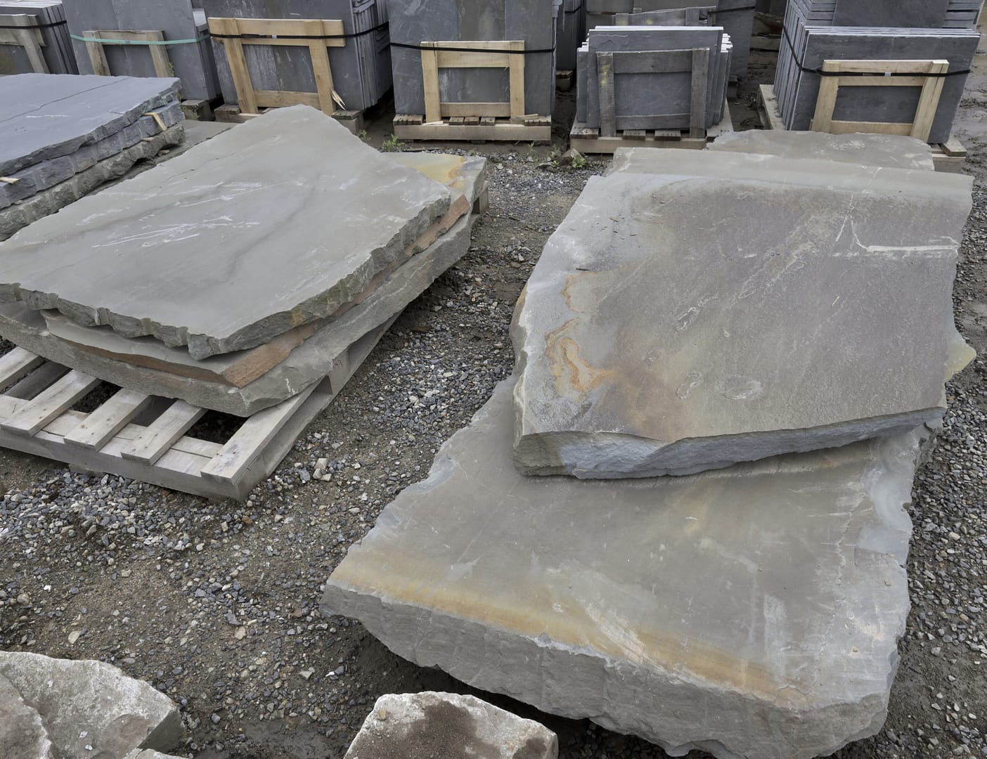 Stone-Curators-Bluestone-slabs-on-pallets_MG_8380