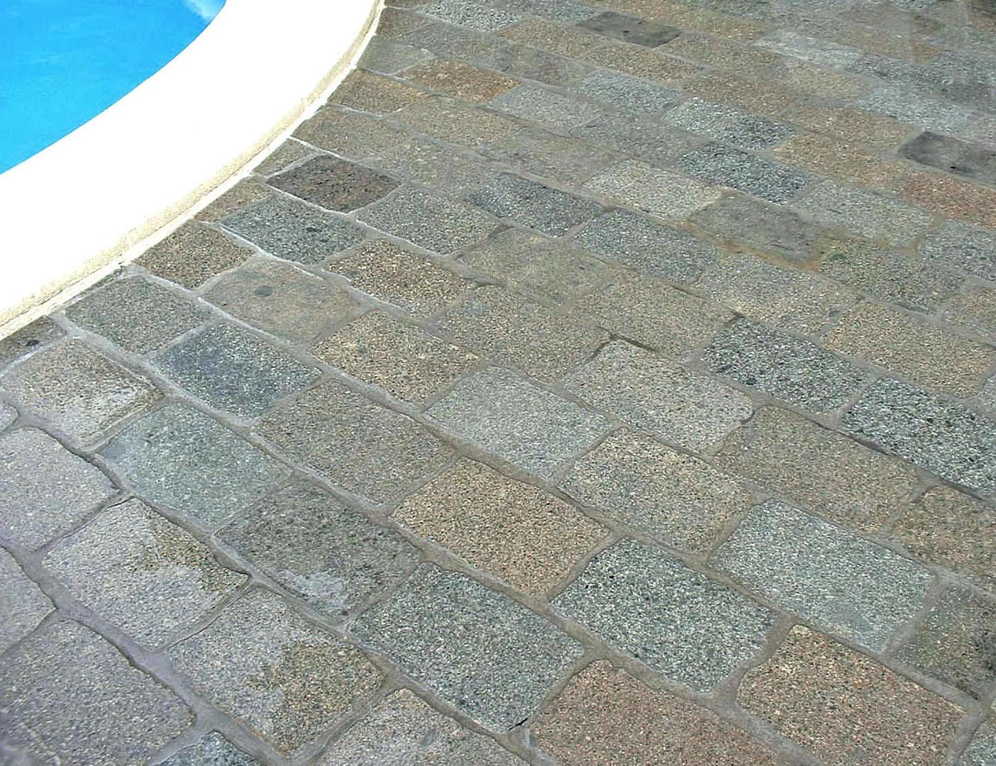 Stone-Curators-Belgian-porphyry-flat-cobblestone-pool-deck