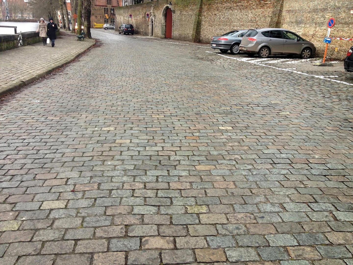 Reclaimed European porphyry cobblestones with antique surface