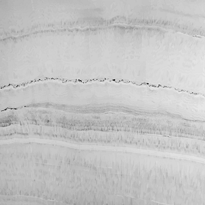 Linear natural stone color pattern in grayscale