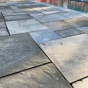 Stone-Curators-Reclaimed-natural-cleft-bluestone-with-flamed-pool-coping_IMG_8334