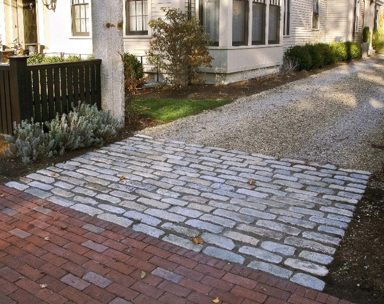 Stone-Curators-Cobblestone-Driveway-Apron