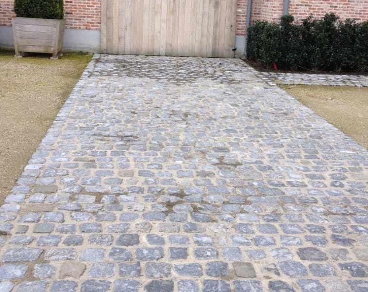 Stone-Curators-Reclaimed-European-Cobblestone-Bluestone-Application