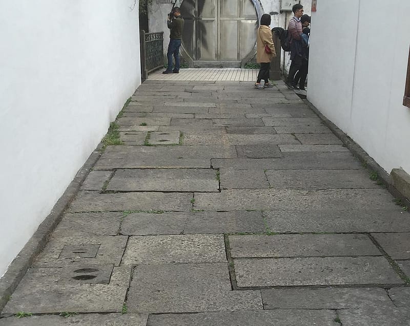 Reclaimed-porphyry-plank-paver-walkway-1080x860-1