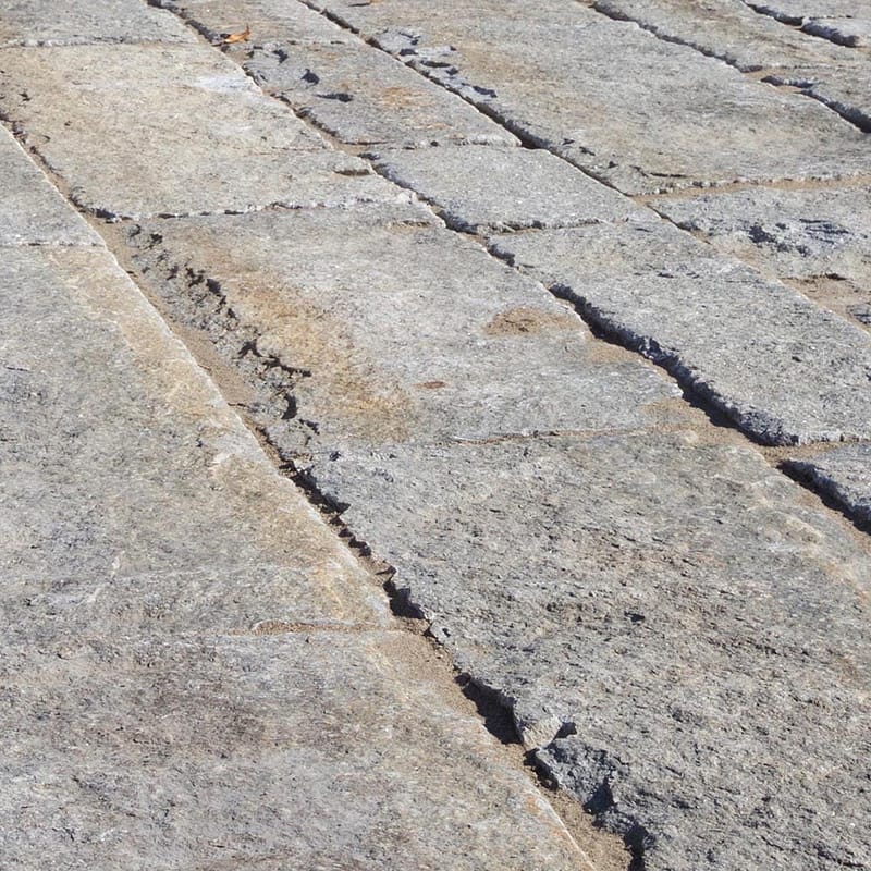 Reclaimed-first-generation-granite-curbstone-plank-pavers-1000x1000-1