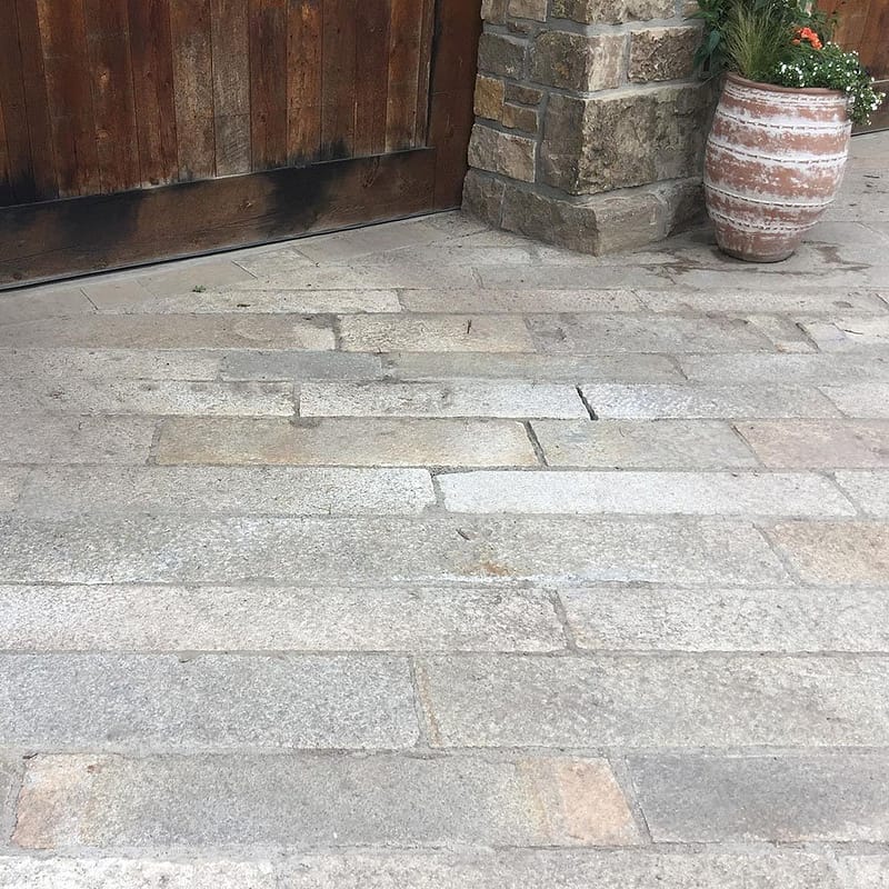 Reclaimed-foot-worn-plank-paver-driveway-1000x1000-1