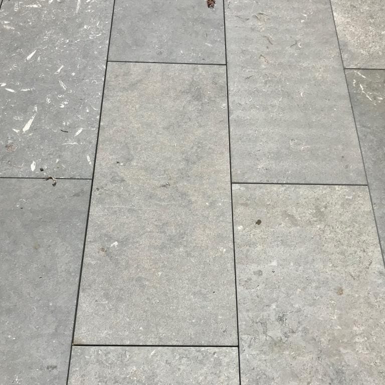 Application image for Limestone - Fossil Gray. The surface finish shown is flamed. The dominant color shown is gray. The color mix creates a cool feeling.