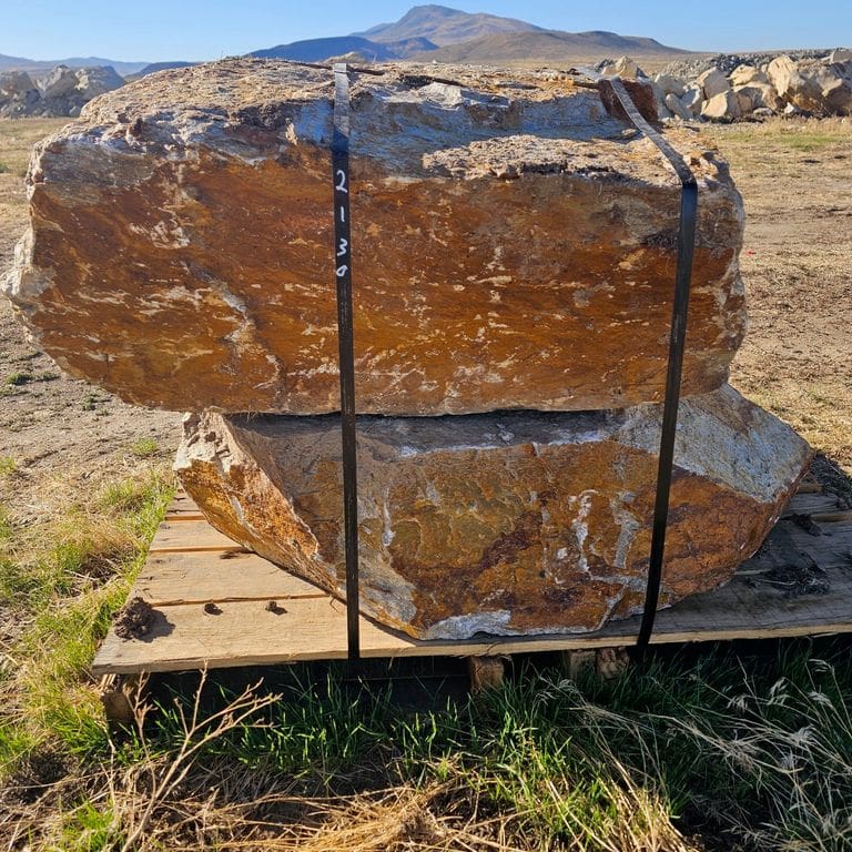 Application image for Golden Oakley Stone. Dominant colors shown are brown and orange/rust. The color mix creates a warm feeling.