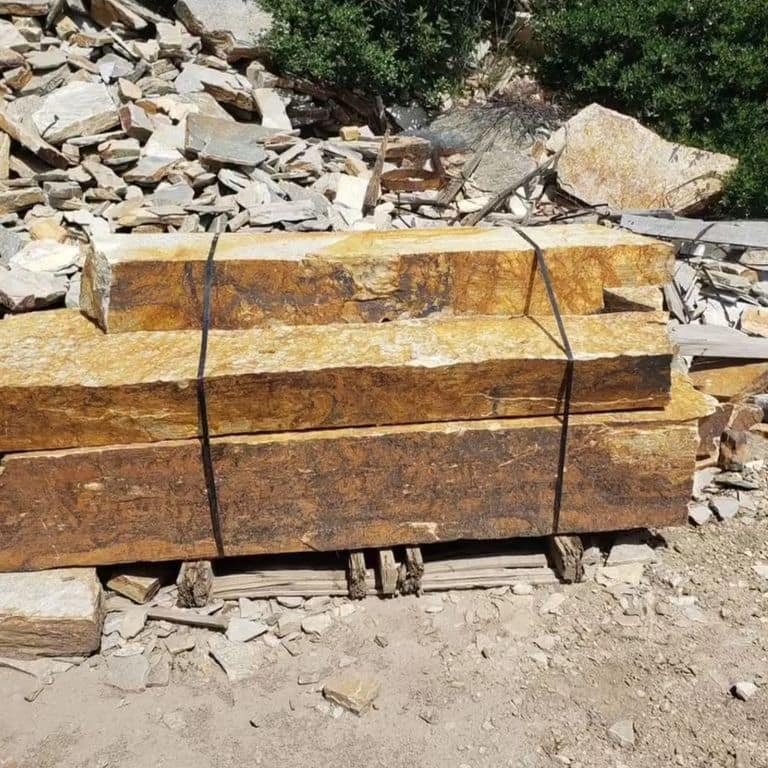 Application image for Golden Oakley Stone. Dominant colors shown are beige, brown, orange/rust and tan. The color mix creates a warm feeling.