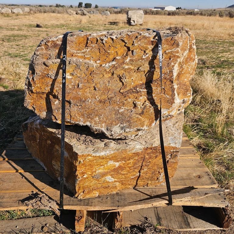 Application image for Golden Oakley Stone. Dominant colors shown are brown and orange/rust. The color mix creates a warm feeling.