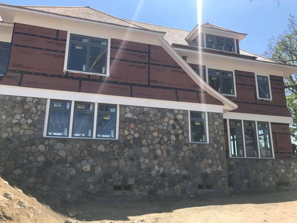 Application image for Fieldstone - Old New England Wall.. The image shows this material being used in a thin veneer application.