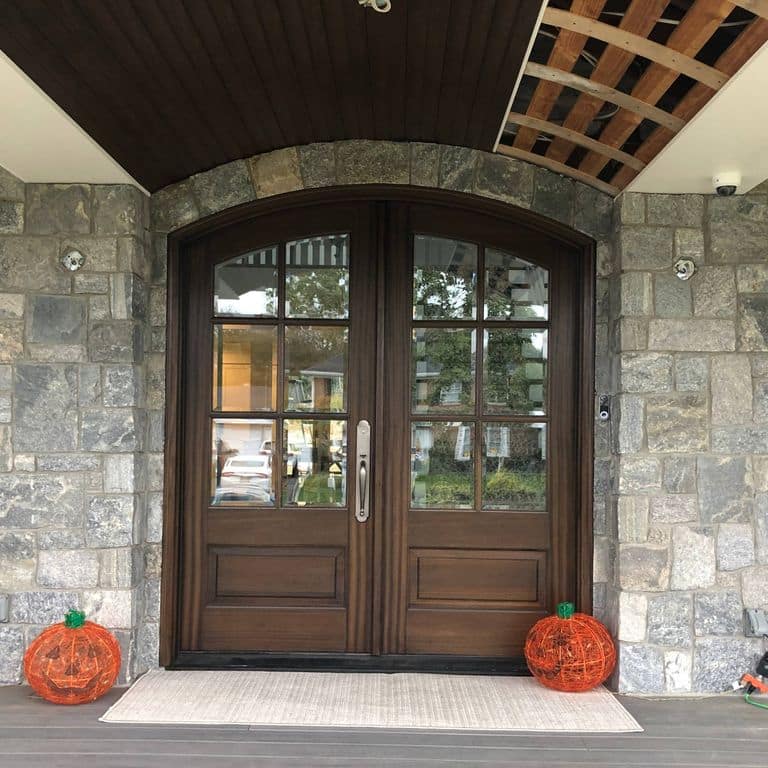 Application image for Granite - Liberty Hill. The image shows this material being used in a thin veneer application.