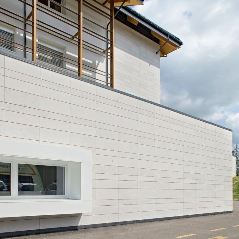 Application image for Veneto Beige Limestone - Veneer. The image shows this product being used in a full bed veneer application. The dominant color shown is beige. The color mix creates a warm feeling.