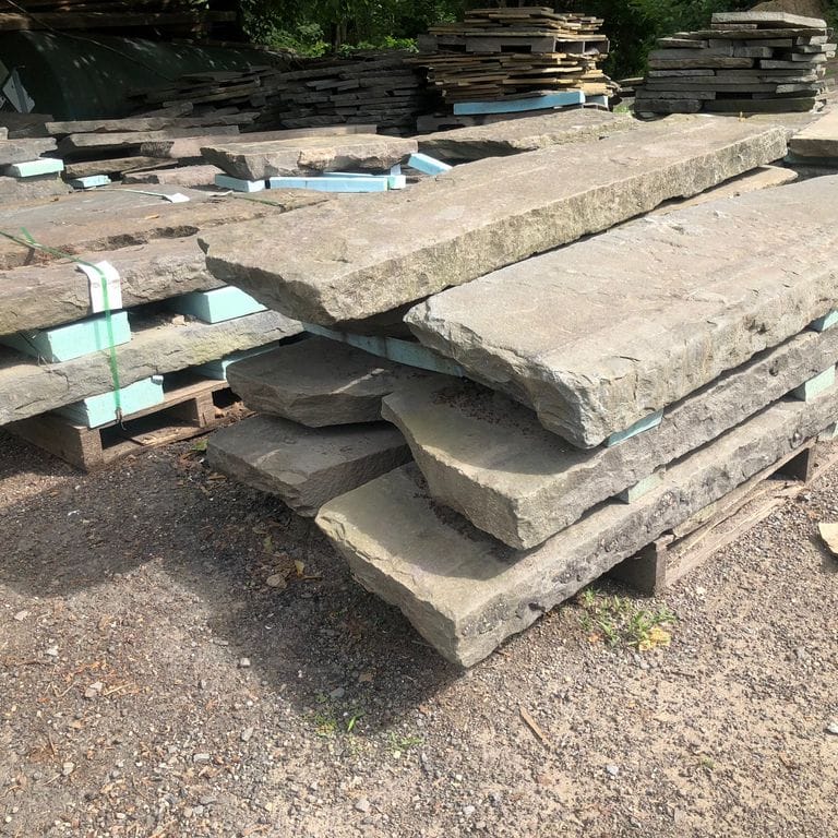 Application image for Reclaimed Bluestone Curbstone - Edging. The surface finish shown is . Dominant colors shown are blue and gray. The color mix creates a warm feeling.