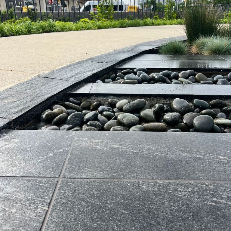  Strata Mist Cross-Cut Gneiss - Pavers