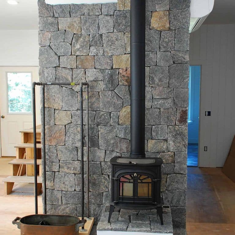 Application image for Vineyard Granite - Thin Veneer. The image shows this product being used in a thin veneer application. The surface finish shown is . The dominant color shown is gray. The color mix creates a warm feeling.