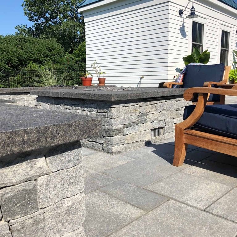  Oyster Bay Granite Thin Veneer - Ledge