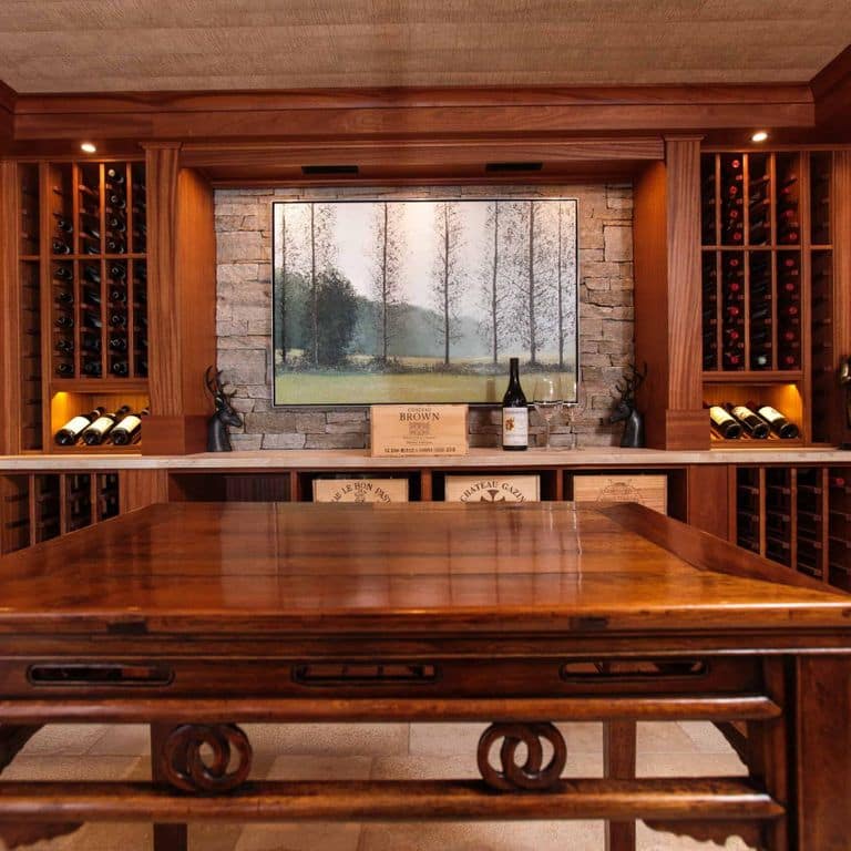 Application image for Boston Blend Granite Veneer - Ashlar. The image shows this product being used in a thin veneer application. The surface finish shown is split-face. The dominant color shown is gray. The color mix creates a warm feeling.