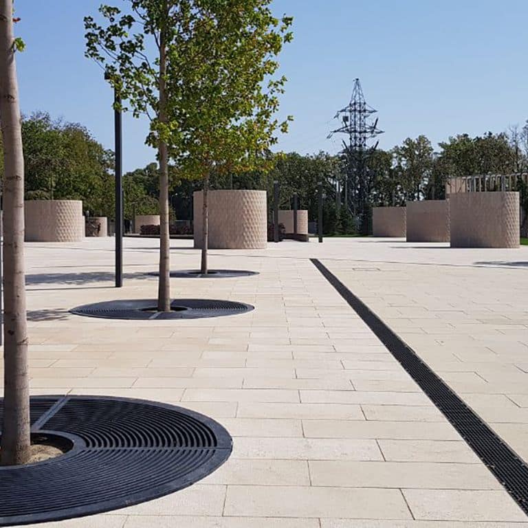 The image shows this product being used in a patio pavers application.
