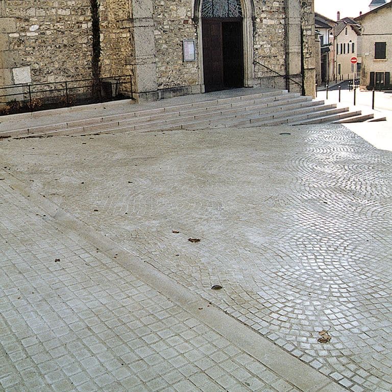 Mountain Hard Beige Limestone - Cobblestone Pavers