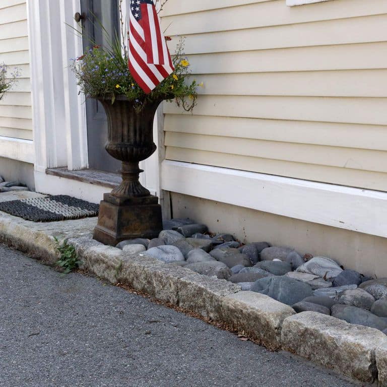 Reclaimed New England Cobblestones - Jumbo Edging