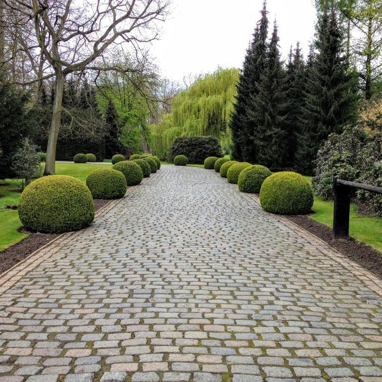 Reclaimed European Porphyry Cobblestones - Rectangle - Worn Surface