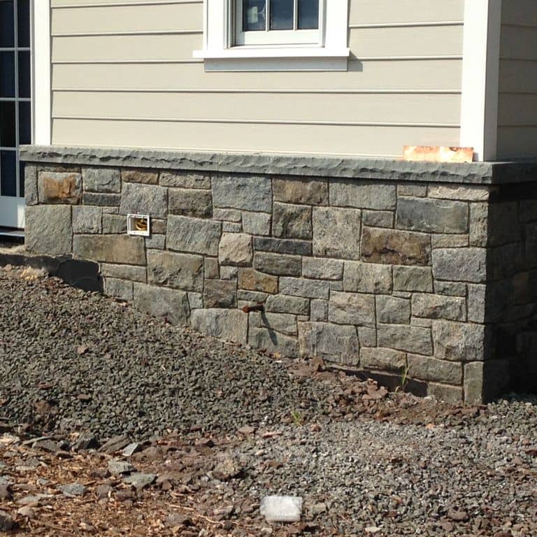 Application image for Granite - Hudson - Full Bed Veneer. The image shows this product being used in a full bed veneer application.