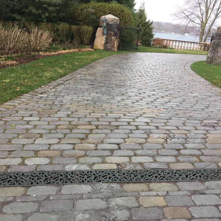 Full Color Bluestone - Cobblestone Pavers