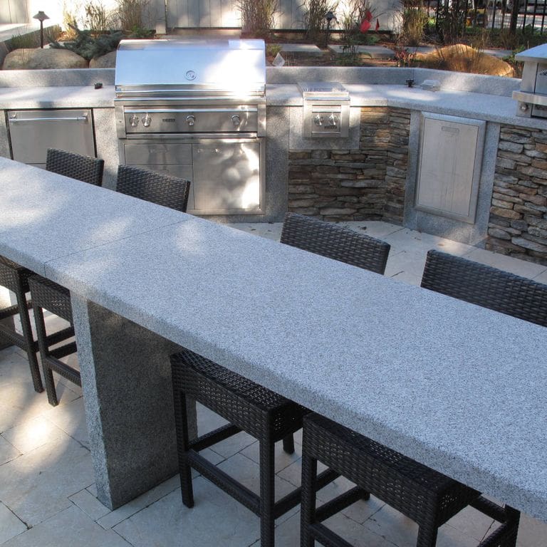 The image shows this product being used in a thin veneer application.