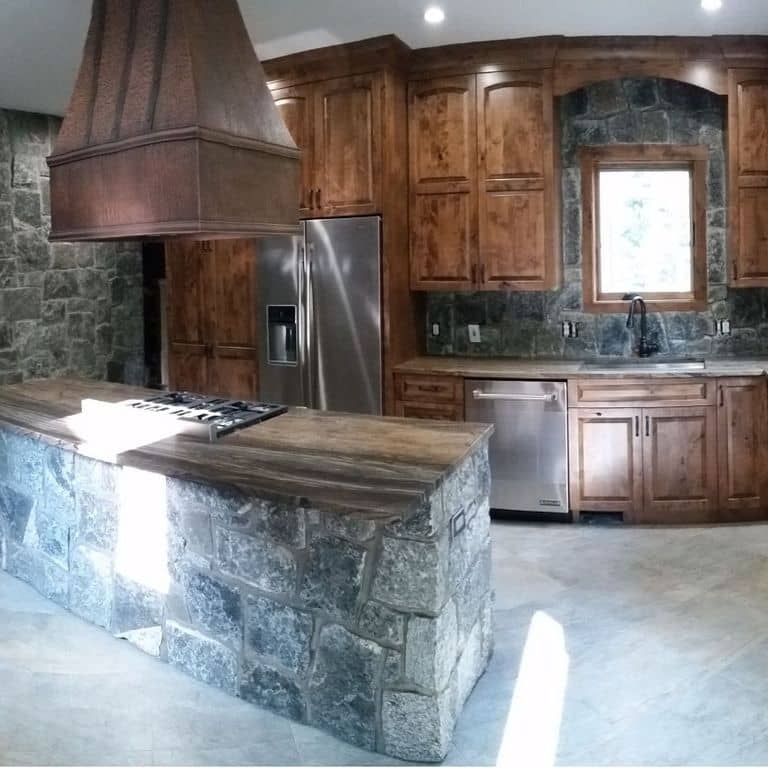 Application image for Granite - Greenwich Blue - Veneer. The image shows this product being used for thin veneer and interior cladding. Dominant colors shown are brown and gray. The color mix creates a cool feeling.