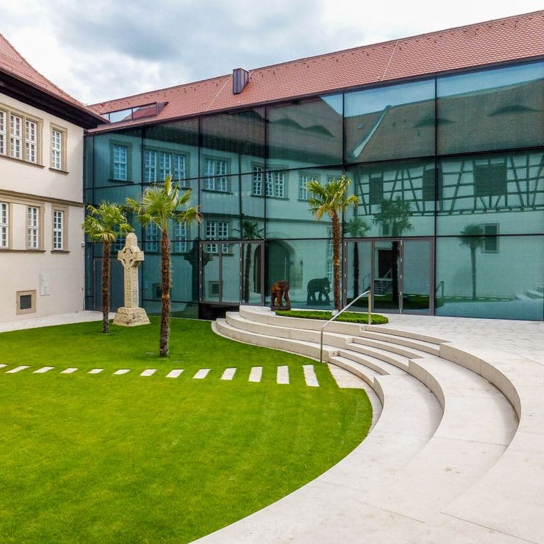 Application image for Bavarian Beige Limestone - Steps &amp; Treads. The image shows this product being used in a monolithic steps application. The dominant color shown is beige. The color mix creates a warm feeling.