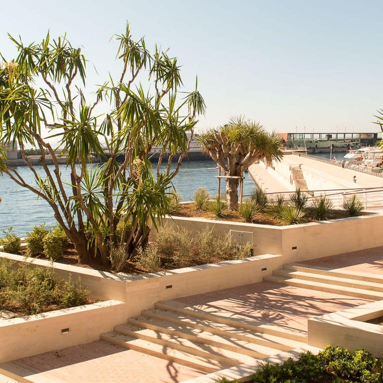 Application image for Bavarian Beige Limestone - Steps &amp; Treads. The image shows this product being used in a treads application. The surface finish shown is sand blasted. The dominant color shown is beige. The color mix creates a warm feeling.