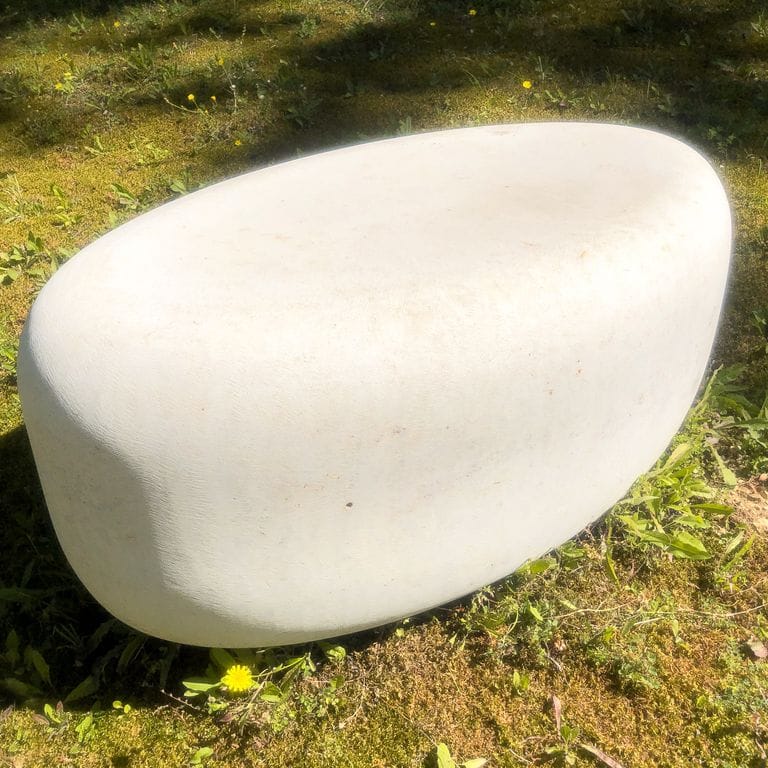 Application image for Bavarian Limestone Gala - Beige - Benches &amp; Seating. The image shows this product being used in a seating &amp; benches application. This is a building and landscape stone for outdoor commercial and residential applications. Suitable for general use, freeze-thaw conditions and low heat absorption surfaces situations. Moderate to higher on the price spectrum.
