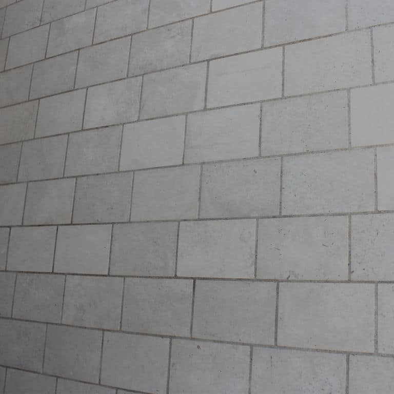 The image shows this product being used for Limestone- Blanco - Wall Veneer.