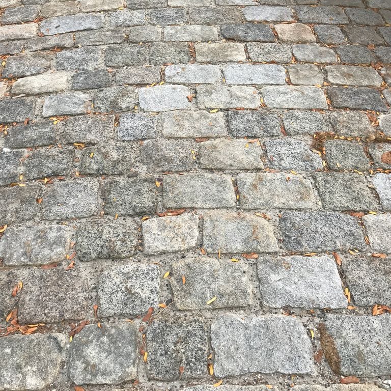 Reclaimed New England Cobblestones - Medium Wide Side